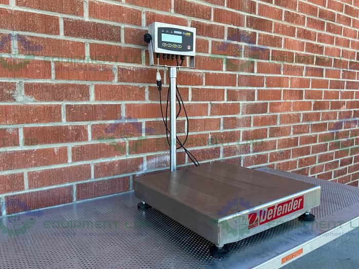 Used Ohaus Defender  5000 Series Xtreme W 500 Lbs SS Scale w/ 24" x 24" Platform