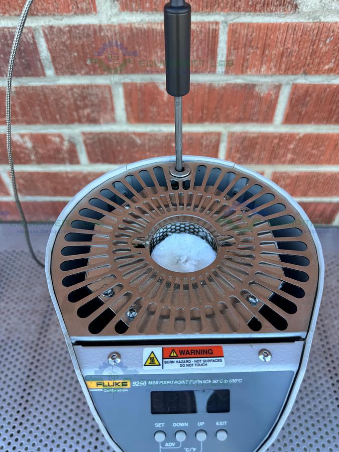 Used Fluke 9260 Mini Fixed Point Cell Furnace 50 °C to 660 °C, 1200 Watts, 115 VAC