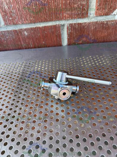 Used GE Healthcare Salvi DN6 796 4-way 316 Valve 18-5757-01 w/ 1.2" Sanitary Fitting