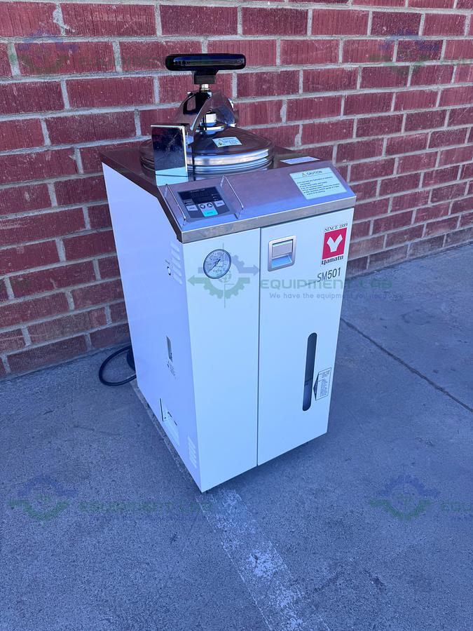 Used Yamato SM501 Standard Laboratory Use Autoclave / Sterilizer with Dryer 47L, 115V