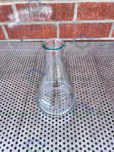 Used VWR 89000-386 Glass Filtering Flasks with Capacity Scale 1000 mL