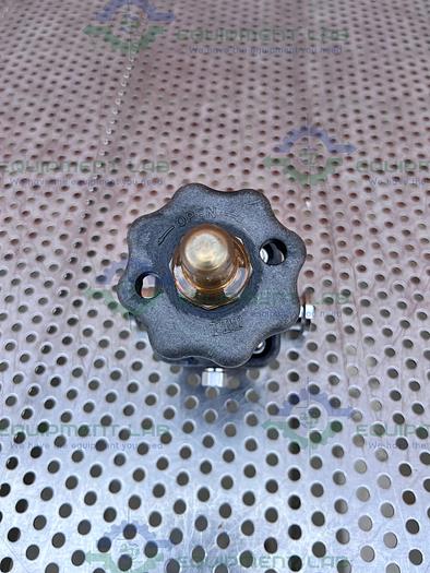 Used ITT Pure Flo .75-316L-RA15MAX-CWP150 Diaphragm Valve w/ 3/4" Sanitary Fitting