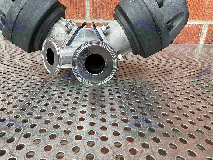 Used 2 ITT Pure Flo Advantage 4 - Way Diaphragm Valve w/ 1" Sanitary Fitting