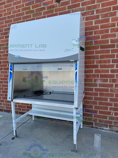 Used Labconco 302419101 Logic Plus Series Biosafety Cabinet 4 Ft Class II Type A2