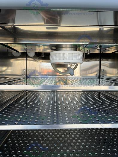 Used VWR  VWR51014992 Dual Stacked Air Jacketed CO2 Incubator 115V, 50°C, 6.5 Cu. Ft