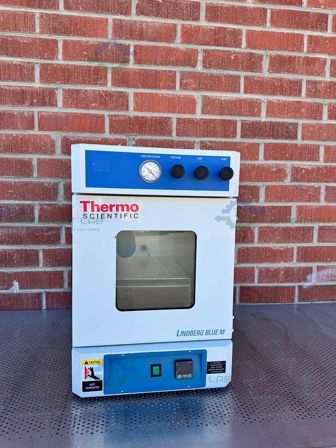 Used Lindberg / Blue M / Thermo V0914A Vacuum Oven 6° to 260°C, 0.65 cu. ft.