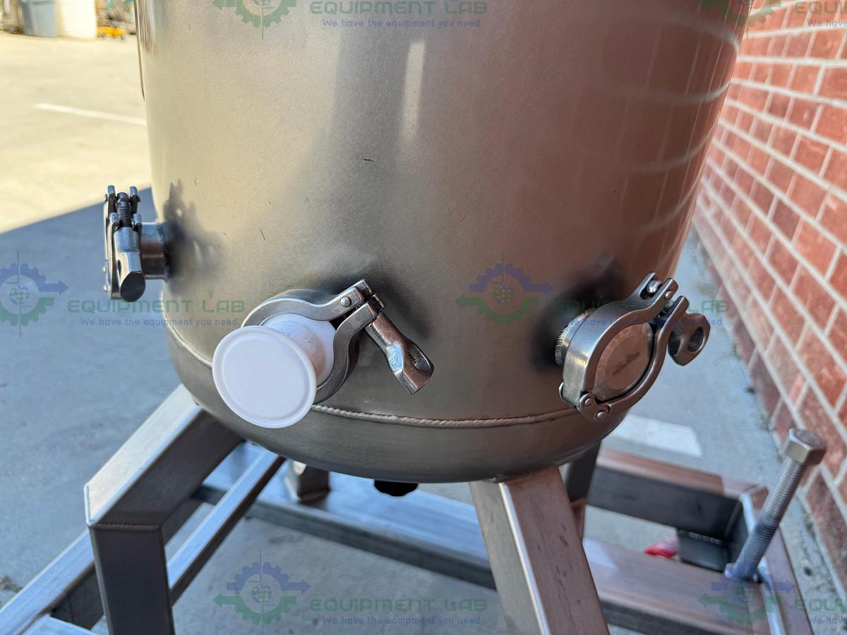 Used Unknown Brand 100 Liter Mixing Tank w/ Lenze 3 Phase Motor, Impeller