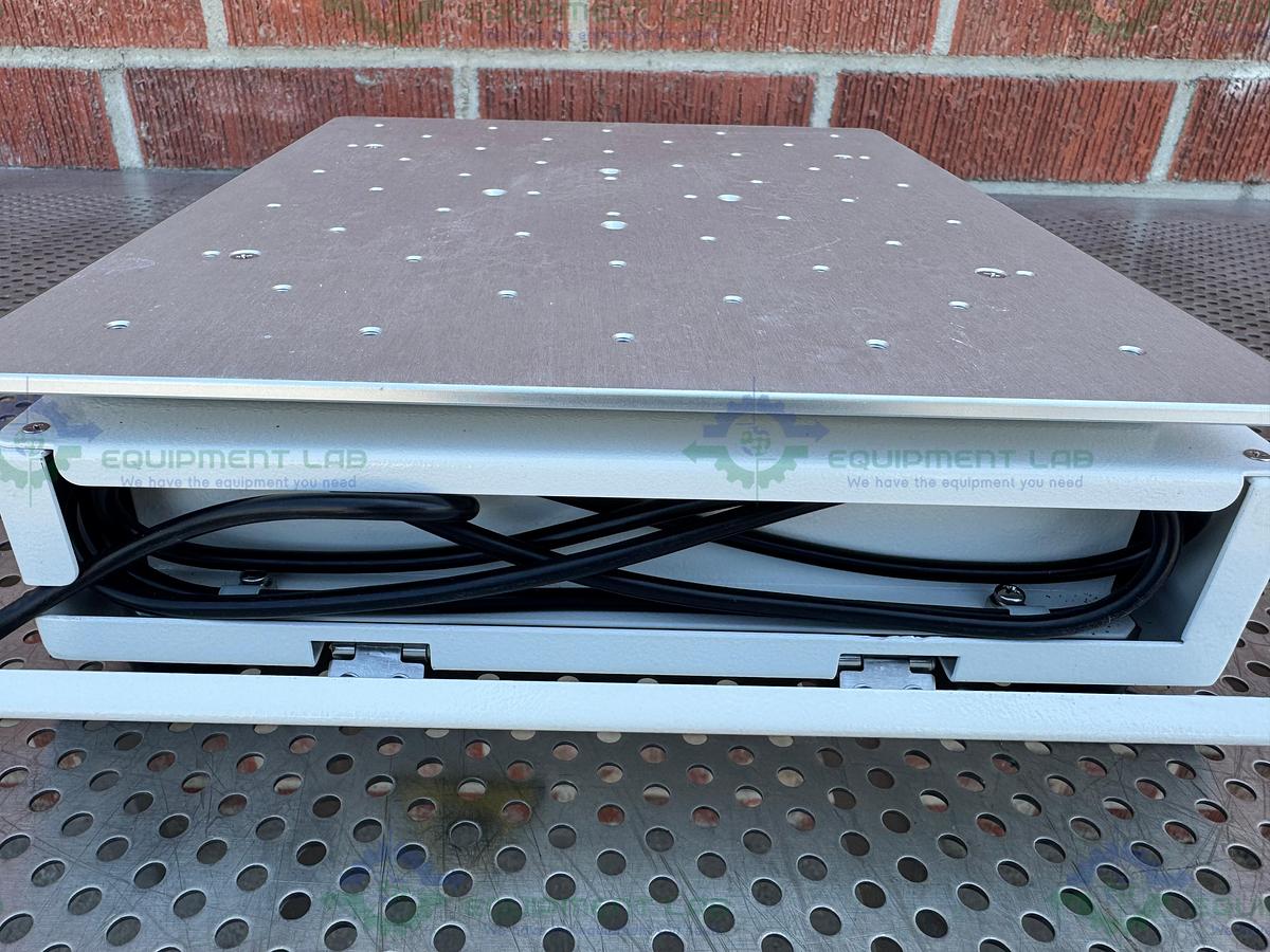 Used Thermo 88881101 Benchtop CO2 Resistant Shaker w/ Thermo 88881127B Controller