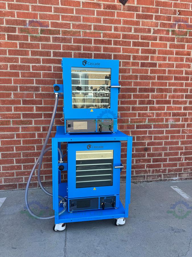 Used Cascade CVO-5 Double Up Vacuum Oven 14.4C to 150C, 4.5 Cu. Ft with Shelves
