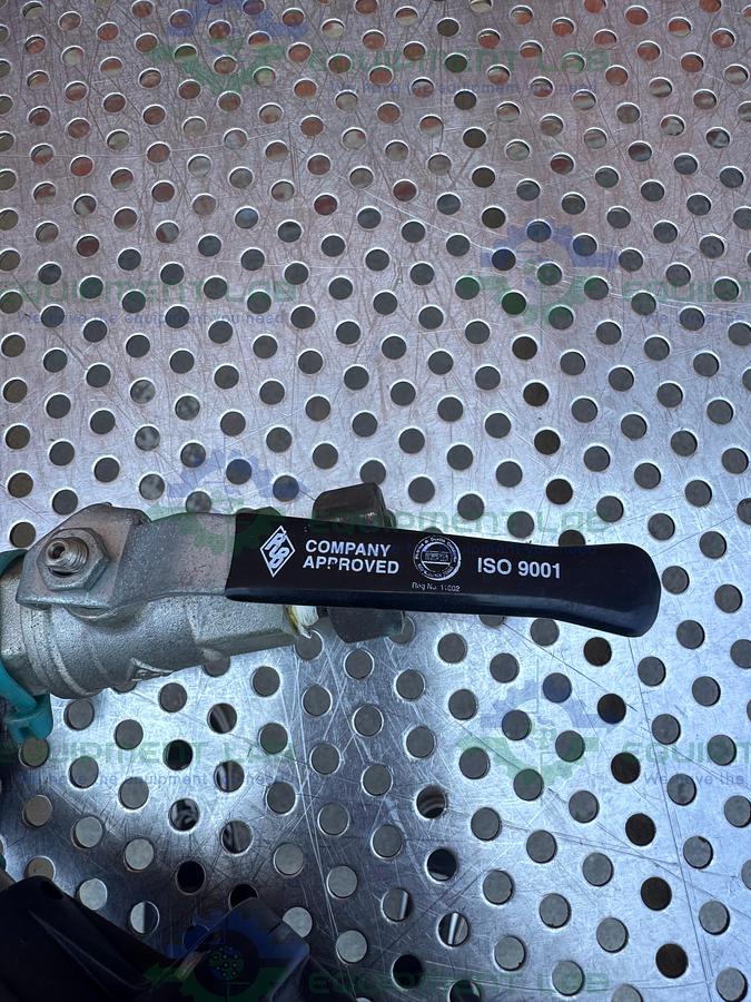 Used Gemu 554/15 Pneumatic Angle Seat Globe Valve w/ 1/2" Compression Fitting, Valve