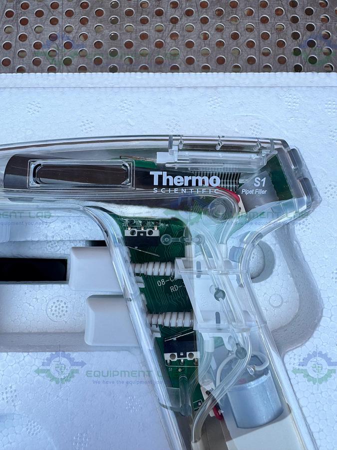 Thermo Scientific S1 Pipet Filler with Accessories