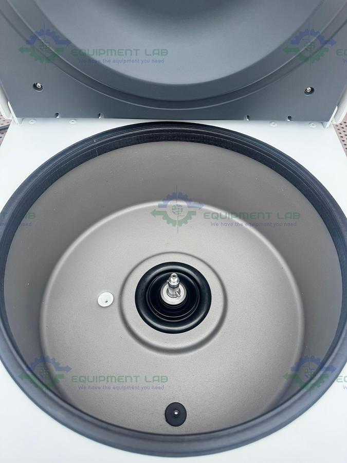 Eppendorf 5702R Refrigerated Centrifuge w/ Swing Bucket Rotor and Accessories