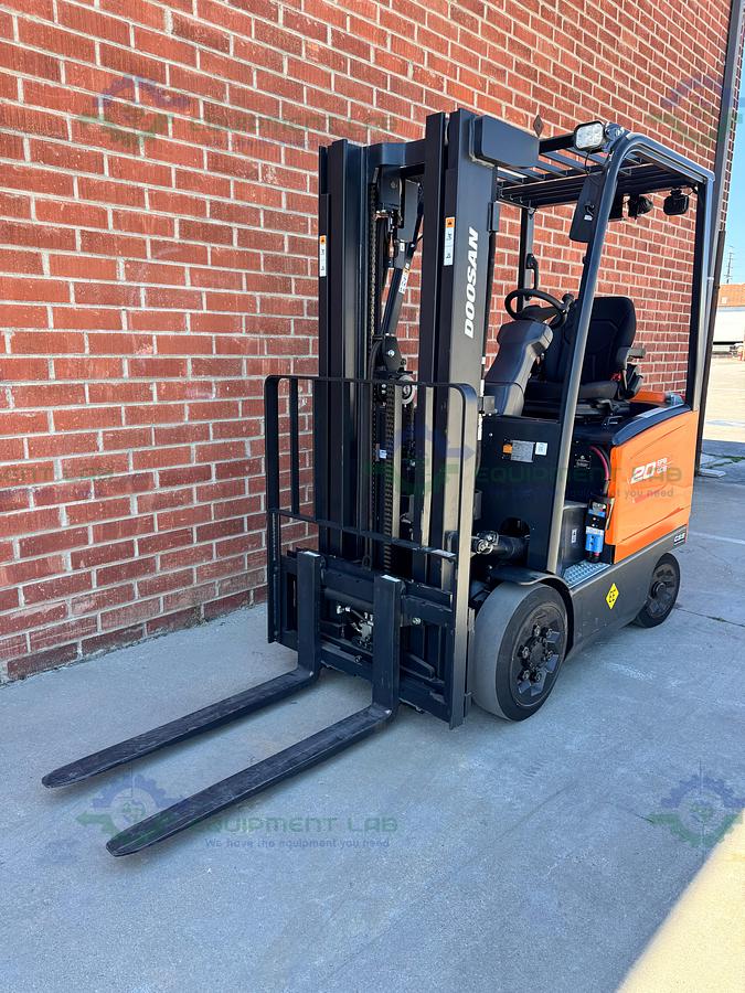 Used Doosan BC20S-7 Electric Forklift 3600 LBS Capacity, 20 Hrs, MFG 22 w/ Charger