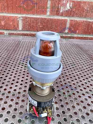 Used Allen-Bradley  800H-QPT24 Series C Illuminated Push Button Switch 24V