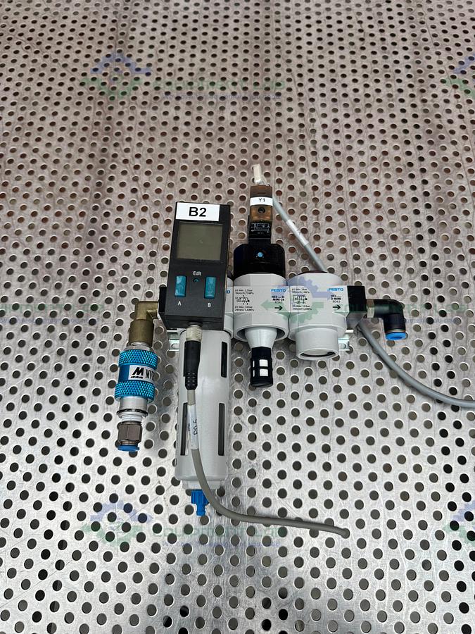 Used Festo LFR-D-Mini Regulator w/ Festo HEE-D-Mini-24 36PSI/0.25MPa
