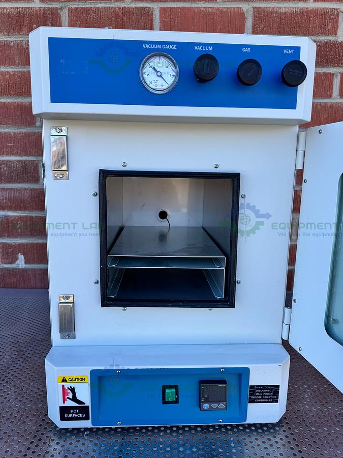 Used Lindberg / Blue M / Thermo V0914A Vacuum Oven 6° to 260°C, 0.65 cu. ft.