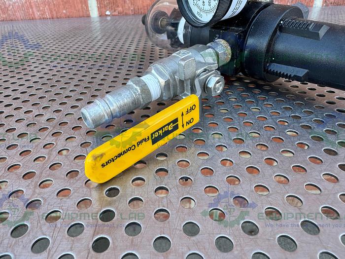 Used Parker 06E21A13AA Pneumatic Filter Regulator w/ Gauge 0-160PSI, Valve