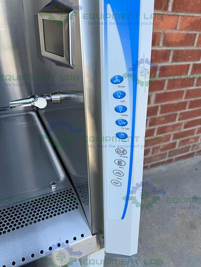 Used Labconco 302419101 Logic Plus Series Biosafety Cabinet 4 Ft Class II Type A2