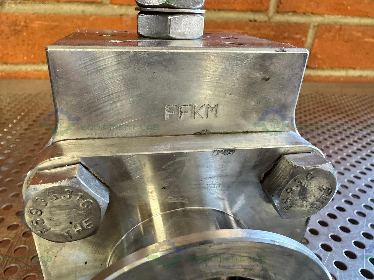 Used Unknown Brand Stainless Steel Ball Valve w/ KF50 Vacuum Fitting
