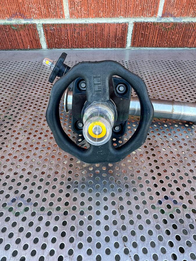 Used 2 ITT Pure Flo RA0.5MAX Diaphragm Valve w/ 1 1/2 and 1/2" Sanitary Fitting