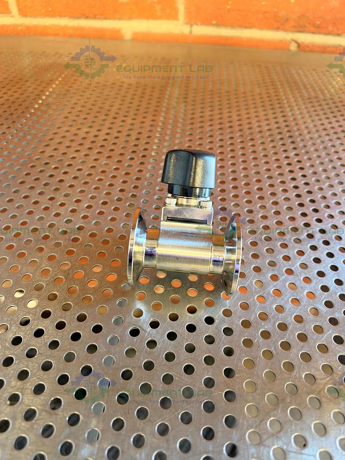 Used Aquasyn 6155535 Diaphragm Valve w/ 1" Sanitary Fitting to 1/2" Sanitary Fitting