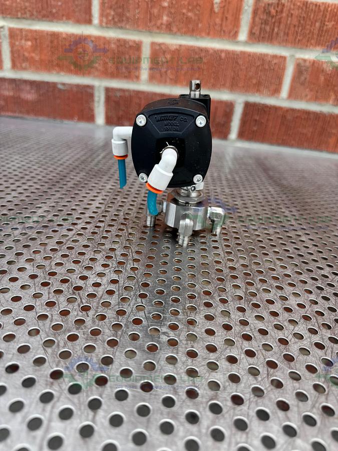 Used Whitey/Swagelok 131 DA Pneumatic Double Acting Actuator w/ SS-43YF2-125 Valve
