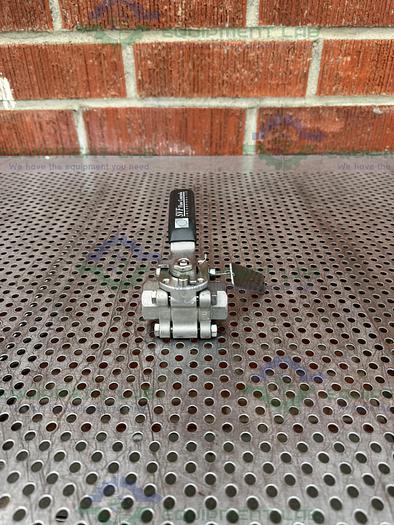 Used SVF -F. C. I. R86666ATSE Compression Ball Valve w/ 1/4" Threaded Fitting 1500PSI