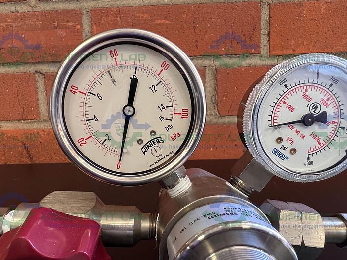 Used Praxair Prostar Platinum  RX30410  Regulator 3000 PSI w/ Winters and Waki Gauges
