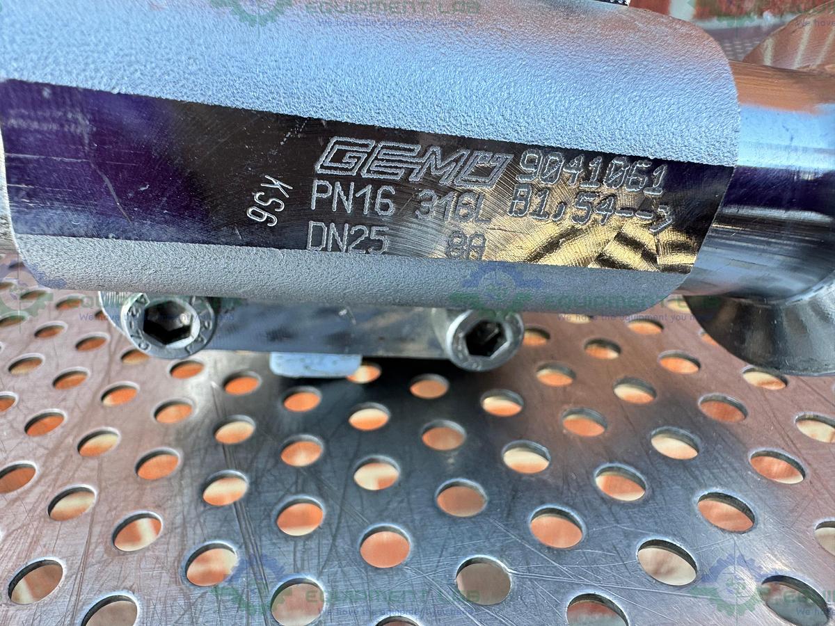 Used Gemu 9650 Stainless Steel Pneumatic Diaphragm Valve with/ 1" Sanitary Fitting