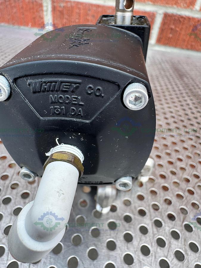 Used Whitey/Swagelok 131 DA Pneumatic Double Acting Actuator w/ SS-43YF2-125 Valve