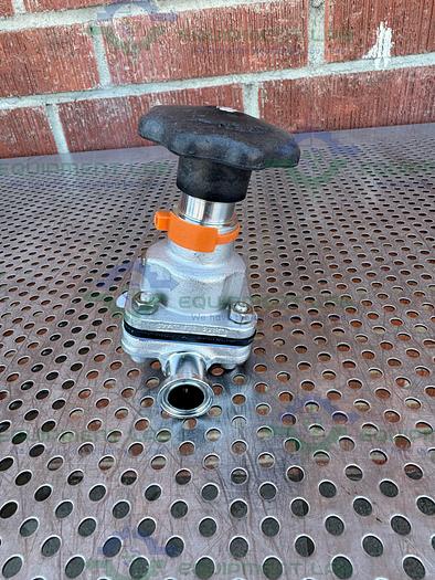 Used ITT Pure Flo .75-316L-RA20MAX-CWP200 Diaphragm Valve w/ 3/4" Sanitary Fitting