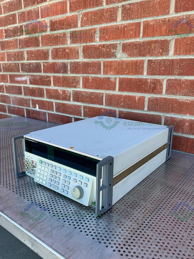 Used Fluke Calibration 5700A High Performance Multi Function Calibrator NOT CALIBRATED