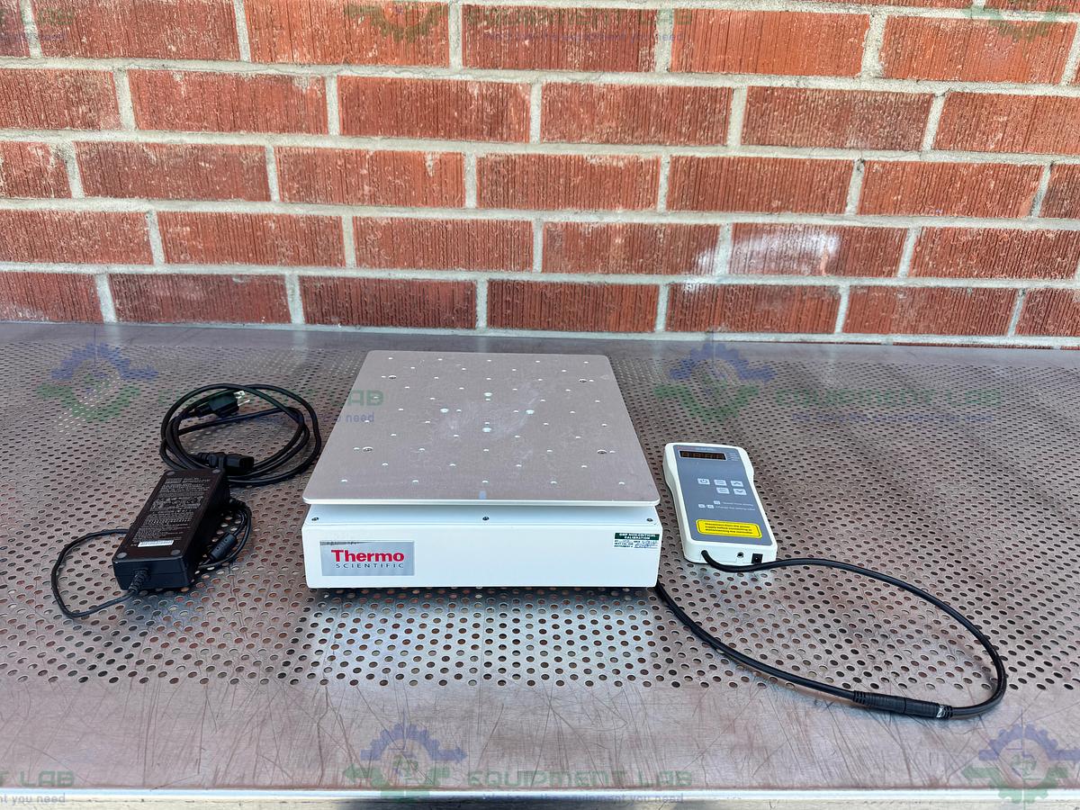 Used Thermo 88881101 Benchtop CO2 Resistant Shaker w/ Thermo 88881127B Controller