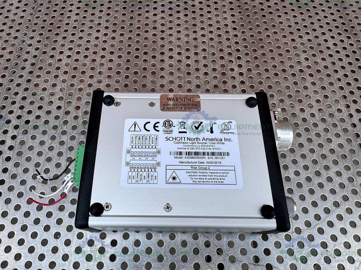 Used Schott A20980/6000K Cold Vision - LS Cool White Light Source