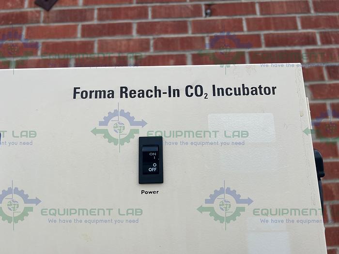Used Thermo Scientific  3950  CO2 Incubator Temp Range  29 CuFT, 60C°,