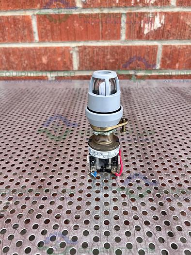 Used Allen-Bradley  800H-QPT24 Series C Illuminated Push Button Switch 24V