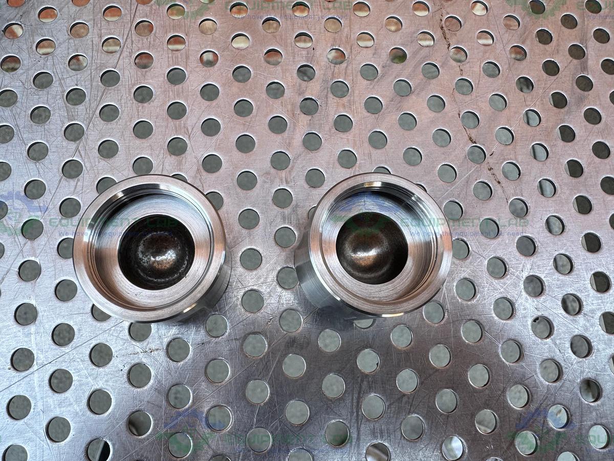 Used Retsch MM 400 Bench Top Mill Mixer w/ 2 10mL Mixer Jar Mills 100-240V