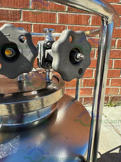 Used Alloy Products  10 Liter Stainless Steel Process / Pressure Vessel 40 PSI