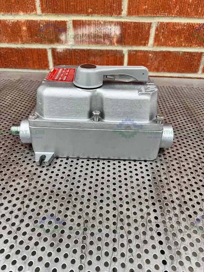 Used Killark XECE-204A3 Circuit Breaker Enclosure 240/480V w/ Cutler EHD 14K Breaker