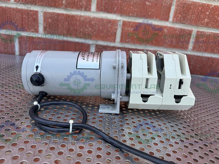 Used Cole Parmer 7553-20 Motor 6-600 RPM w/2- Masterflex 7518-12 Easy Load Pump Head