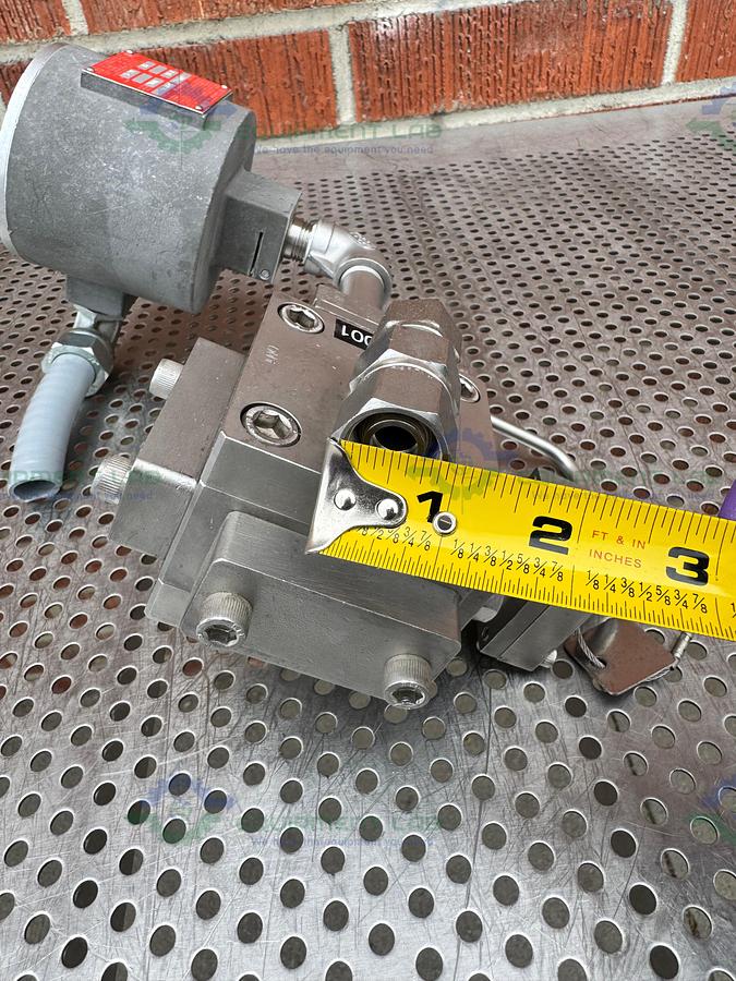 Used Max Machinery 234-100 Telemetering Unit 2000 PSI 5-24 V