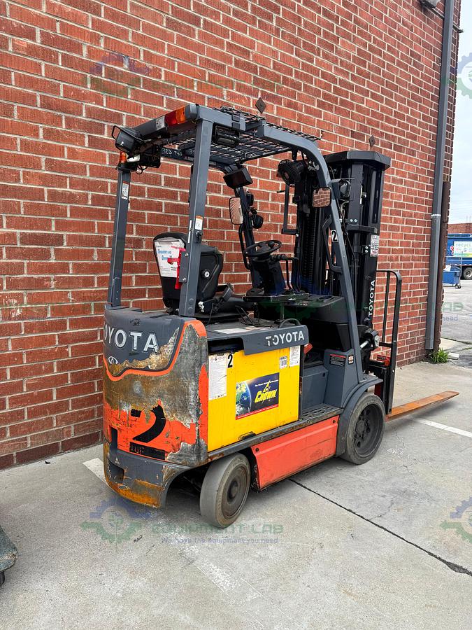 Used Toyota 8FBCU25 Electric Forklift  5000 lbs Capacity 4 Stage Mast w/ Charger