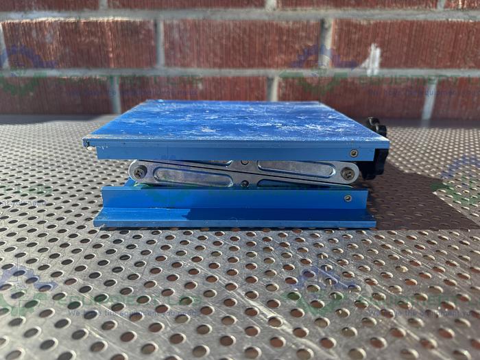 Used Unbranded 8" x 8" x 12" Table-Top Lab Jack
