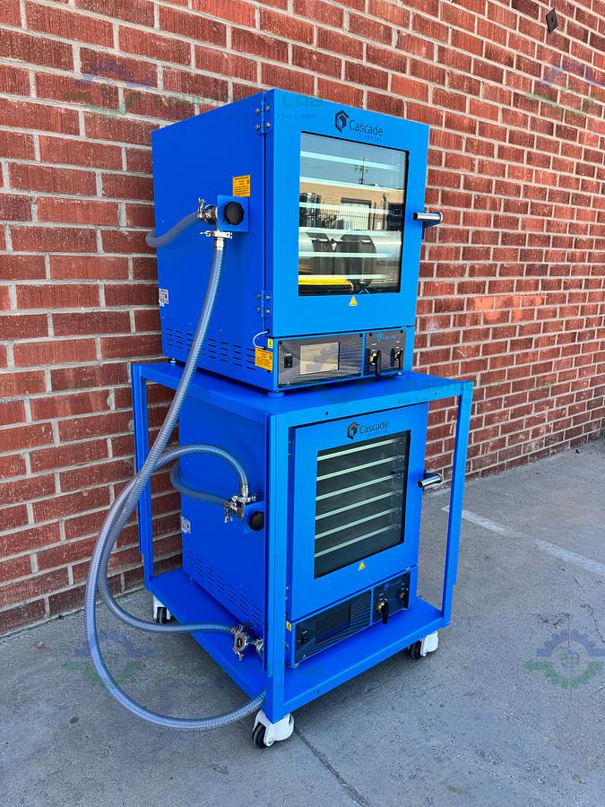 Used Cascade CVO-5 Double Up Vacuum Oven 14.4C to 150C, 4.5 Cu. Ft with Shelves