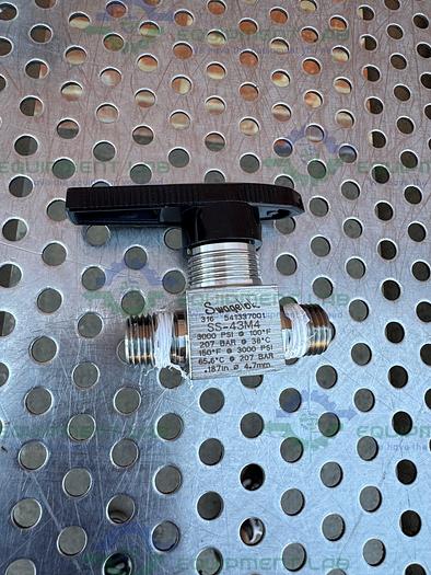 Used Lot of 2 - Swagelok SS-43M4 Stainless Steel Ball Valve 3000 PSI