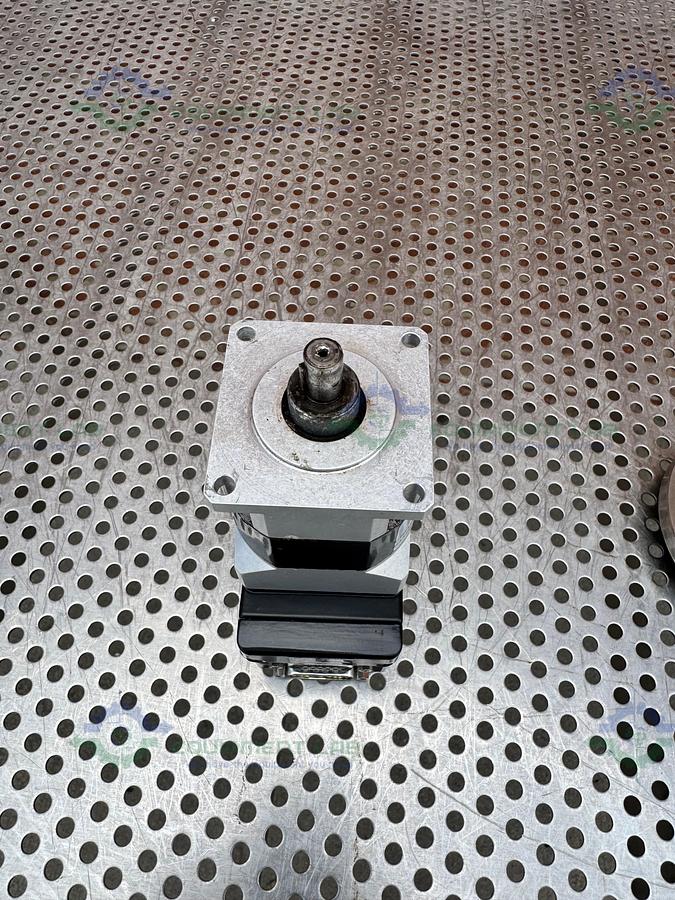Used Moog SM23165DT-DE Integrated Servo Smart Motor w/ Moog GH23SP100 Gear Box 100:1