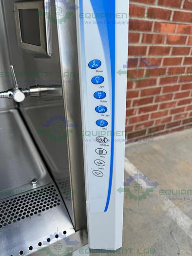 Used Labconco 302419101 Logic Plus Series Biosafety Cabinet 4 Ft Class II Type A2