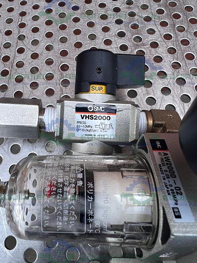 Used SMC  AW2000-02 Filter Regulator  w/ SMC VHS2000