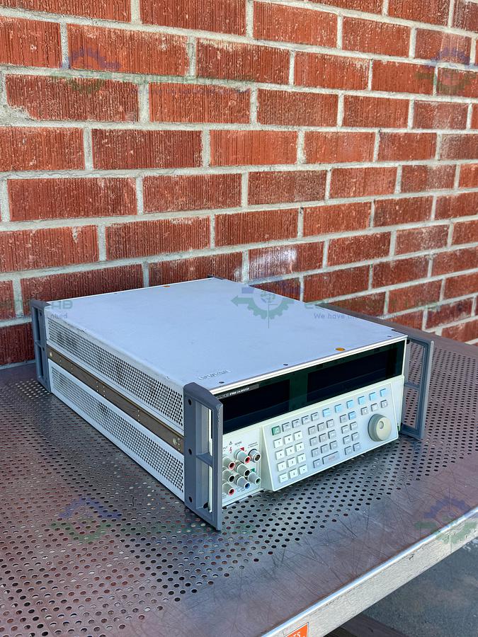 Used Fluke Calibration 5700A High Performance Multi Function Calibrator NOT CALIBRATED