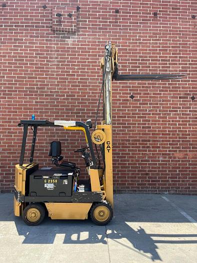 Used Caterpillar 5000# Electric Sit Down Forklift M50BLP / 495R Cushion Tires 120"